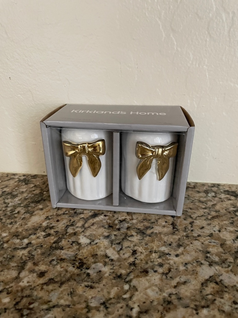 White & Gold Bow Salt & Pepper Shaker Set